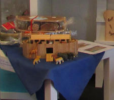 ark van Noach bouwpakket €10, van houten ijslolleystokjes 